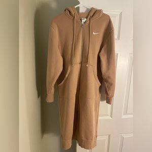 Rise up and transform your fleece wardrobe with strong cozy vibes.